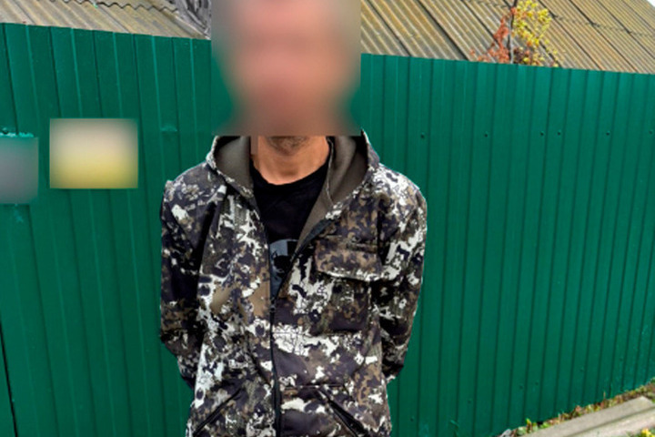 41-летнего брянца задержали за размещение в соцсети аморальных материалов