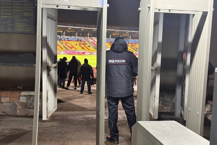 Более 50 полицейских обеспечивали порядок во время футбольного матча в Туле