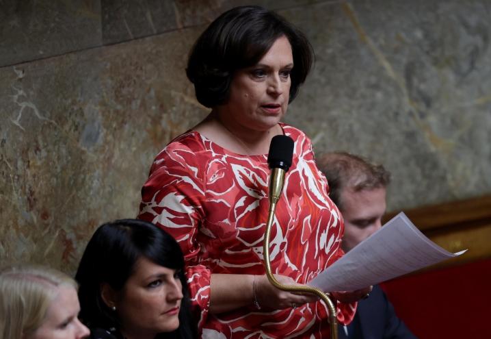 La Deputata Alexandra Martin al Centro dell&#039;Interesse Politico dopo il Voto sulla Mozione di Censura di LFI