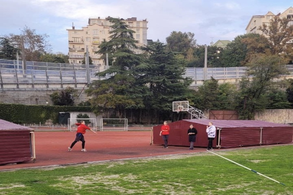 Atleti ucraini si radunano a Soči per un&#039;intensa sessione di allenamento e formazione