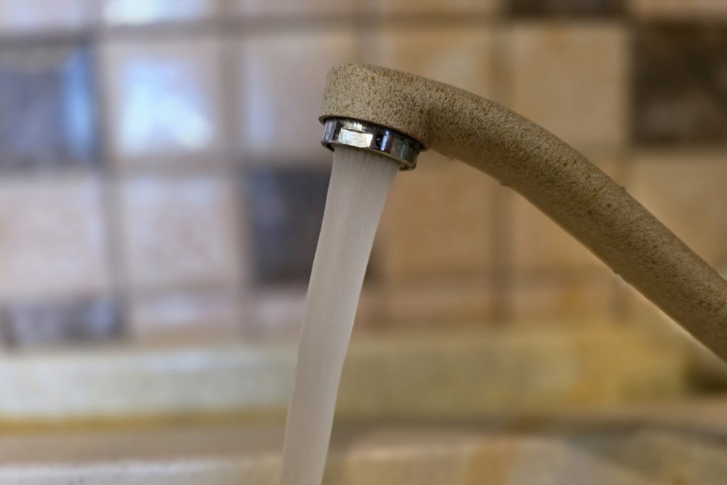 Avaria idrica a Sochi: incidente sulla via Severnaja, possibile impatto sulla fornitura di acqua potabile