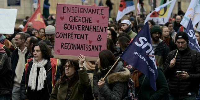 Budget : près de 4 000 postes d’enseignants supprimés dans le projet de loi, mais des postes de stagiaires créés