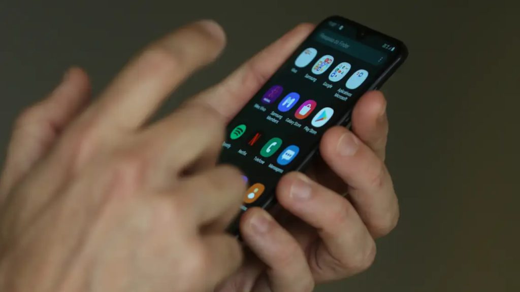 Os 10 cursos de graduação que a IA aponta como os mais lucrativos até 2040