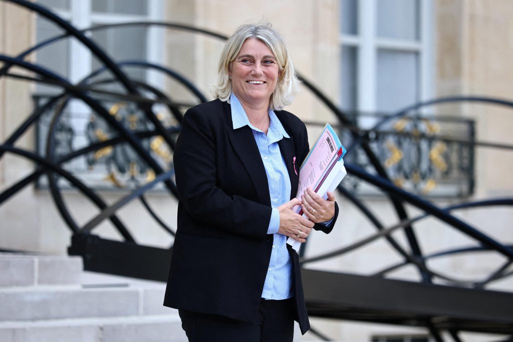 «Le tout-gratuit est une illusion» : franchises médicales, affections de longue durée… La ministre de la Santé défend les mesures d’économie