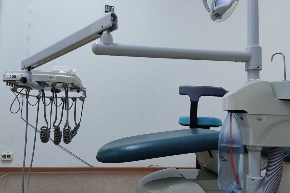 Proposta di sanzioni per dentisti che addebitano servizi coperti dall&#039;assicurazione medica obbligatoria