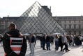 Arrestati due sospettati per il furto di gioielli al Museo del Louvre: una svolta importante nella lotta contro il traffico di beni culturali