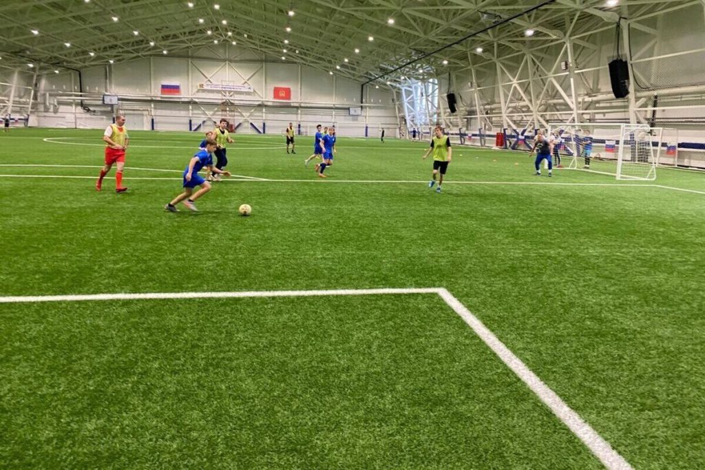Torneo di Calcio a Briansk per Celebrare la Festa del Papà: Una Iniziativa per le Famiglie e la Comunità