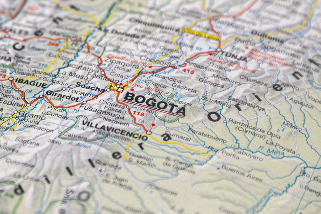 Attacco all&#039;ambasciata degli Stati Uniti in Colombia: proteste di massa e tensioni politiche