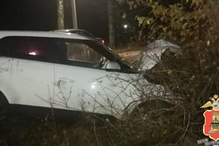 Цыган под наркотикам выгнал водителя из авто, угрожая осколком, и устроил серию ДТП