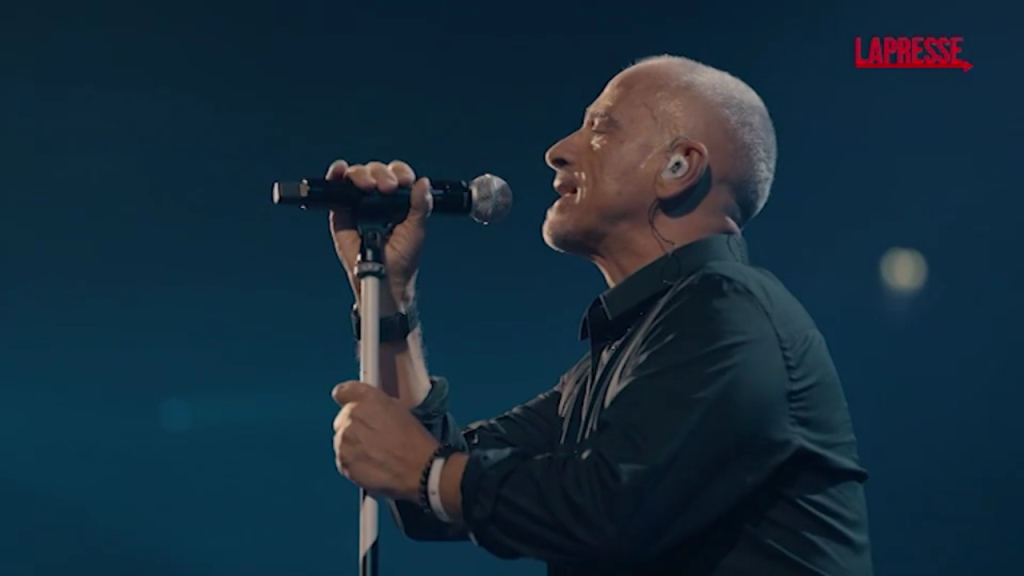 Eros Ramazzotti trionfa ad Amsterdam con il World Tour Gala Première e annuncia il nuovo album Una Storia Importante