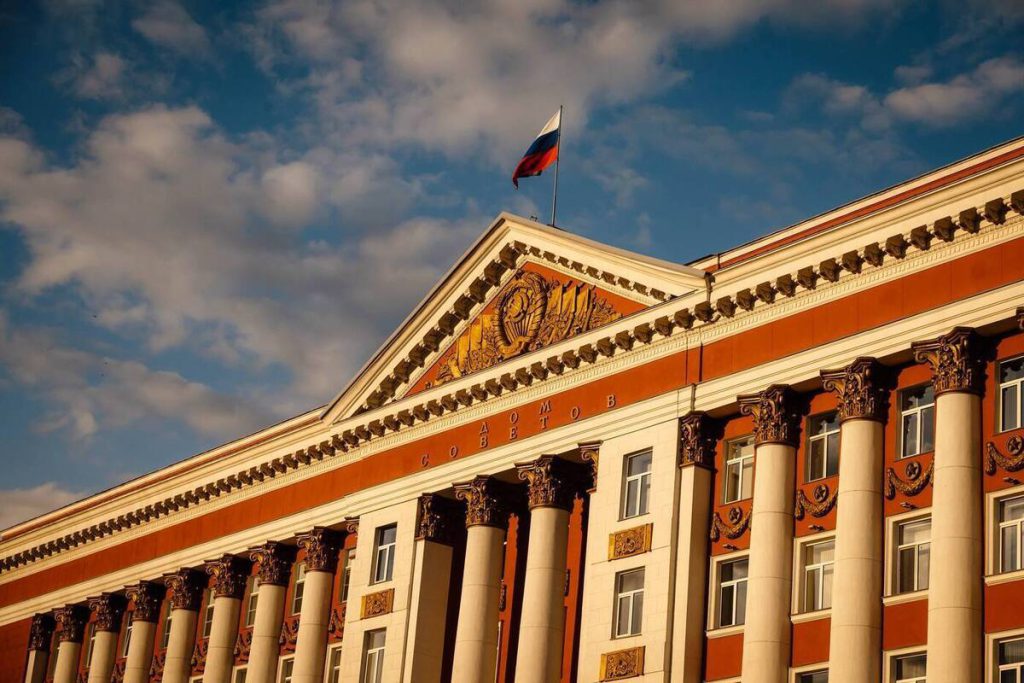 В курском правительстве объединят министерства и сократят зампредов