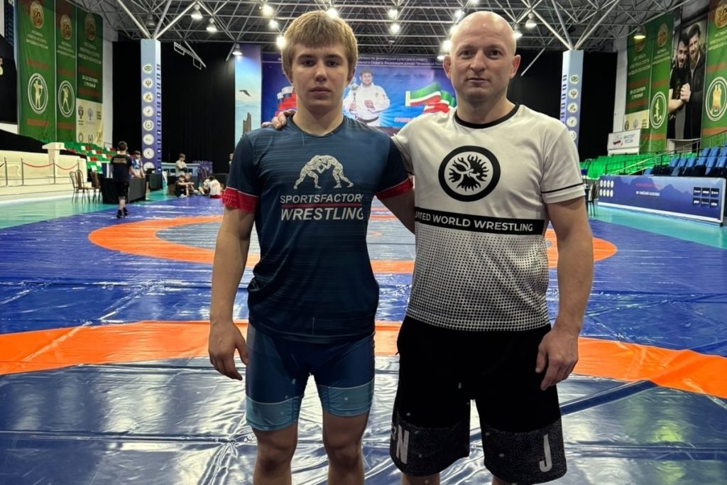 Тамбовский борец Кирилл Жандаров отправился на сборы в Грозном