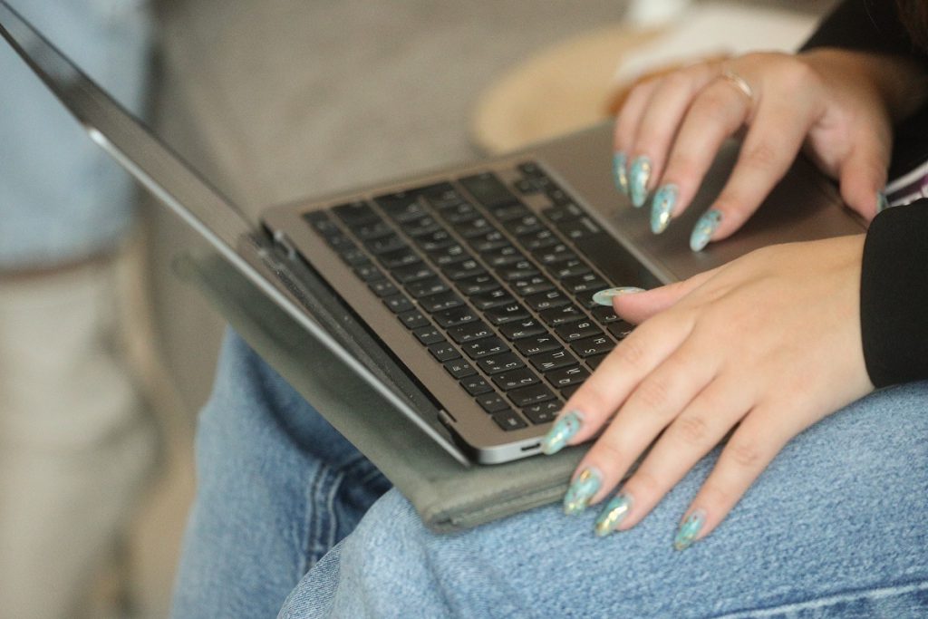 Россиянам объяснили, как сделать возврат товаров на маркетплейсе после изменений