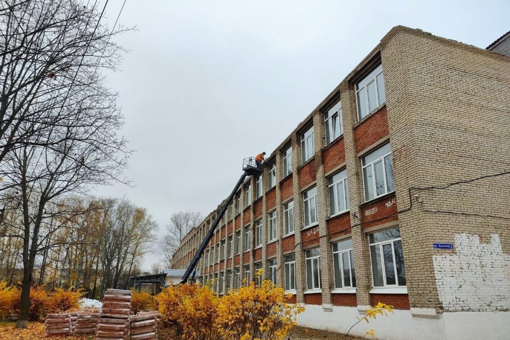 Владимирская прокуратура приехала в ремонтируемую школу в Петушках