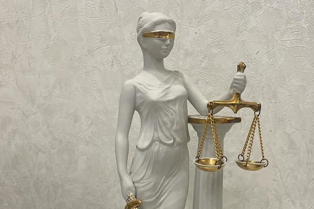 Ex Avvocato Accusato di Frode su Larga Scala a Stavropol&#039;