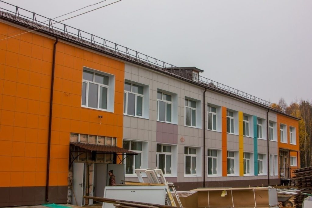 В Сельменьгской средней школе ведутся работы по завершению капремонта