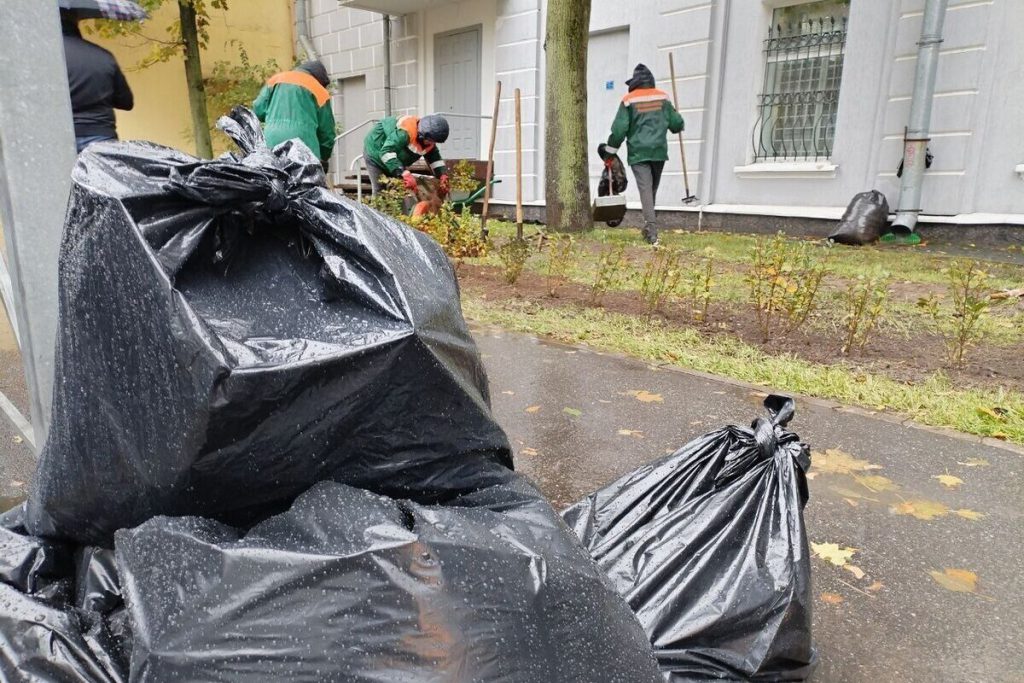 Aumento degli Stipendi per gli Spazzini nella Regione di Leningrado: Una Nuova Tendenza nel Mercato del Lavoro Russa