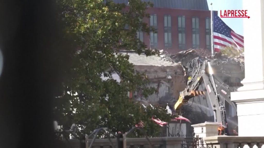 Demolita l&#039;ala est della Casa Bianca per una nuova sala da ballo: i lavori e le polemiche