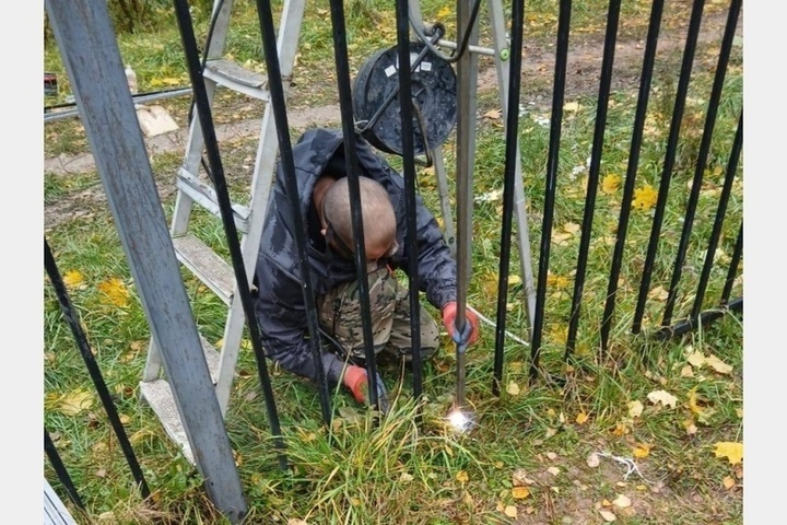 Муниципальные предприятия выполняют поручения Главы Смоленска после недавнего объезда Промышленного района