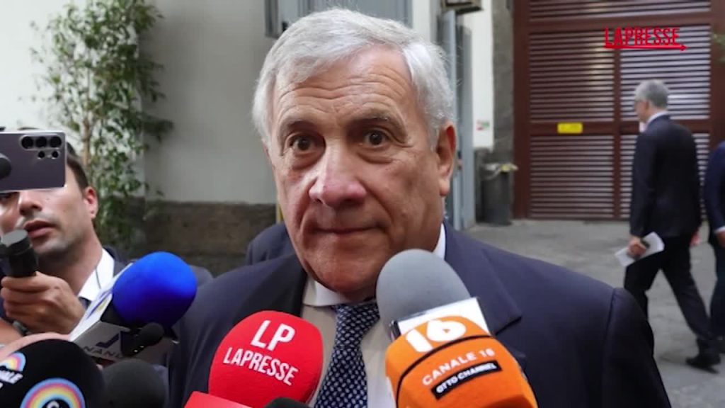Tajani annuncia che Forza Italia si oppone alla norma sugli affitti brevi e ai dividendi nella manovra economica