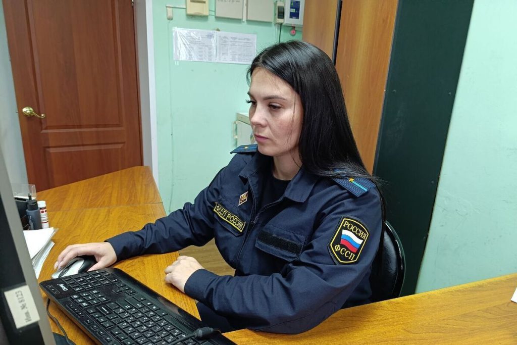 Uomo di Tula costretto a pagare 312mila rubli di arretrati per alimenti dopo sequestro auto