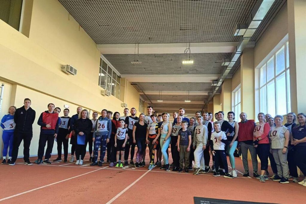 Giudici e dipendenti del Tribunale arbitrale di Pskov superano con successo gli standard del complesso GTO nella promozione di uno stile di vita sano e attivo