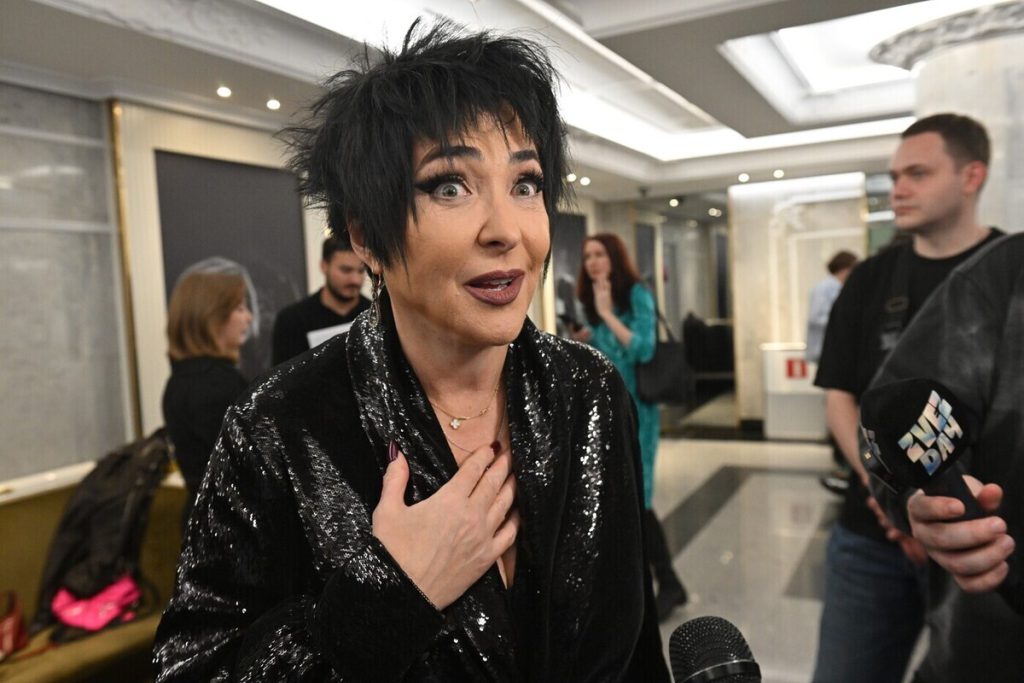 La cantante Lolita Miľavskaja cade vittima di una truffa telefonica