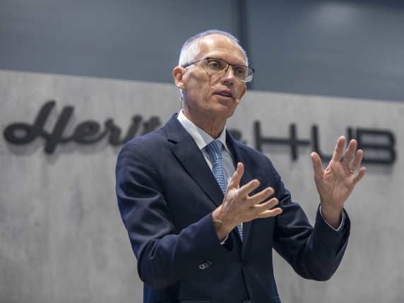 Stellantis, la previsione dell’ex ceo Tavares: «Può finire a pezzi» (coi cinesi nelle fabbriche Ue)