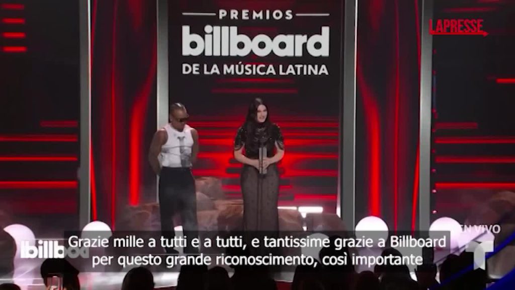 Laura Pausini prima italiana a vincere il &#039;Billboard Icon Award&#039;: l&#039;artista riceve il premio