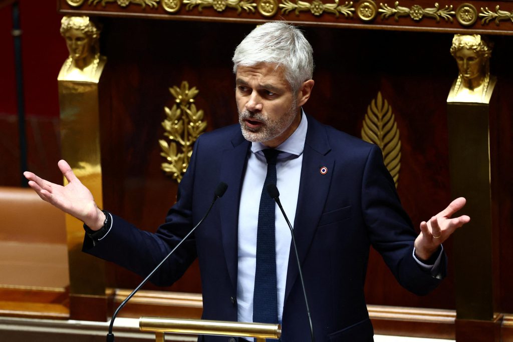 Face à la censure, Laurent Wauquiez et ses députés sous pression