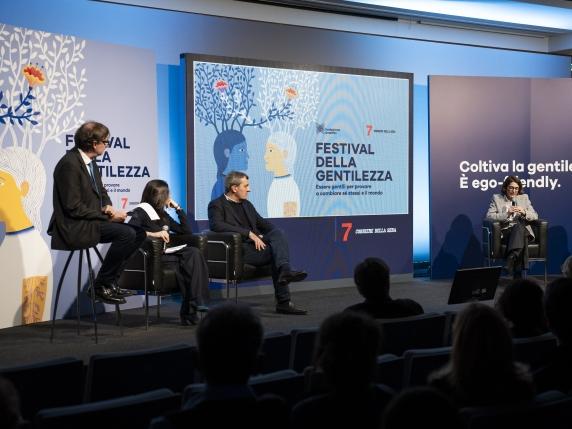 Festival di Gentilezza a Milano: Inizia Oggi la Celebrazione della Solidarietà e dell&#039;Empatia nella Sala Buzzati con Ospiti di Spicco