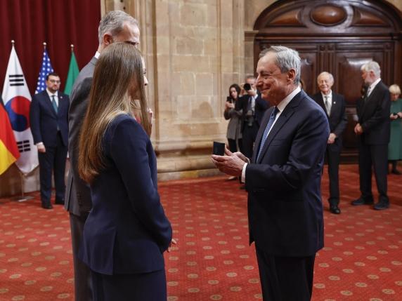 Draghi Lancia un Allarme: L&#039;Unione Europea è sotto Attacco, è il Momento di Unire le Forze per la Sua Salvezza