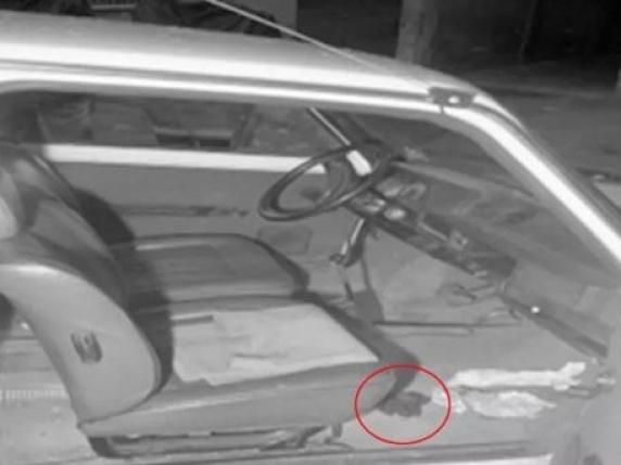 Arrestato ex poliziotto per depistaggio nell&#039;omicidio Mattarella: il mistero del guanto scomparso