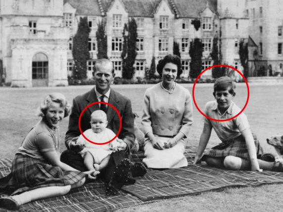 I 12 anni di differenza, i caratteri opposti, la vita &quot;parallela&quot;: Carlo e Andrea, storia di due fratelli distanti