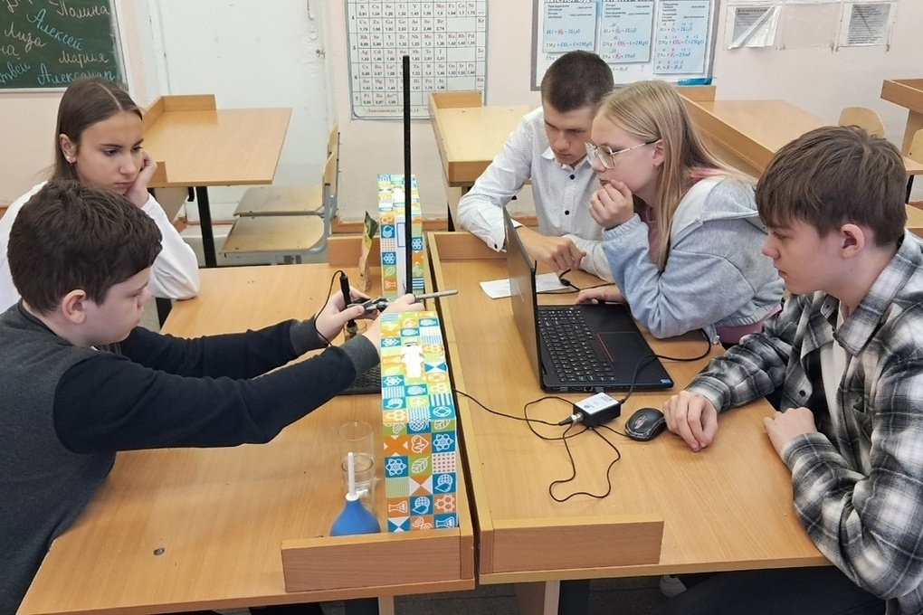 Percorso educativo alla scuola n. 3 di Koryazhma: un passo verso il futuro digitale e umanistico degli studenti