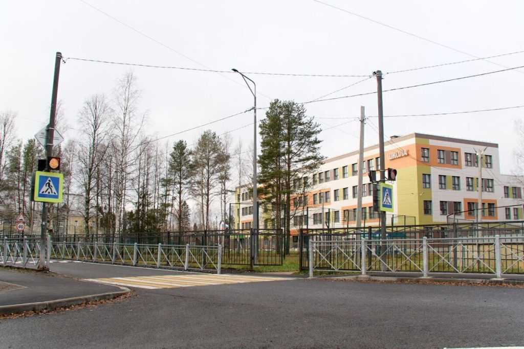 В поселке Катунино отремонтировали улицу Катунина