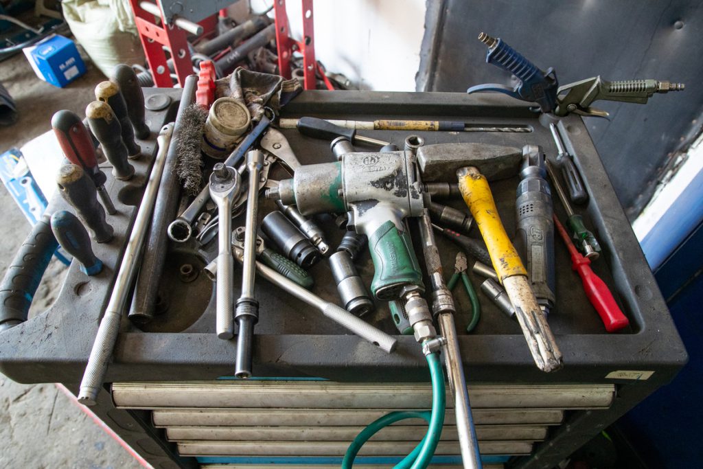 Жителя российского региона раздавила собственная машина