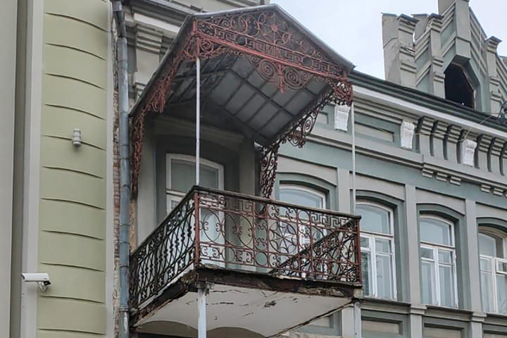 Во Владикавказе отреставрировали старинный балкон
