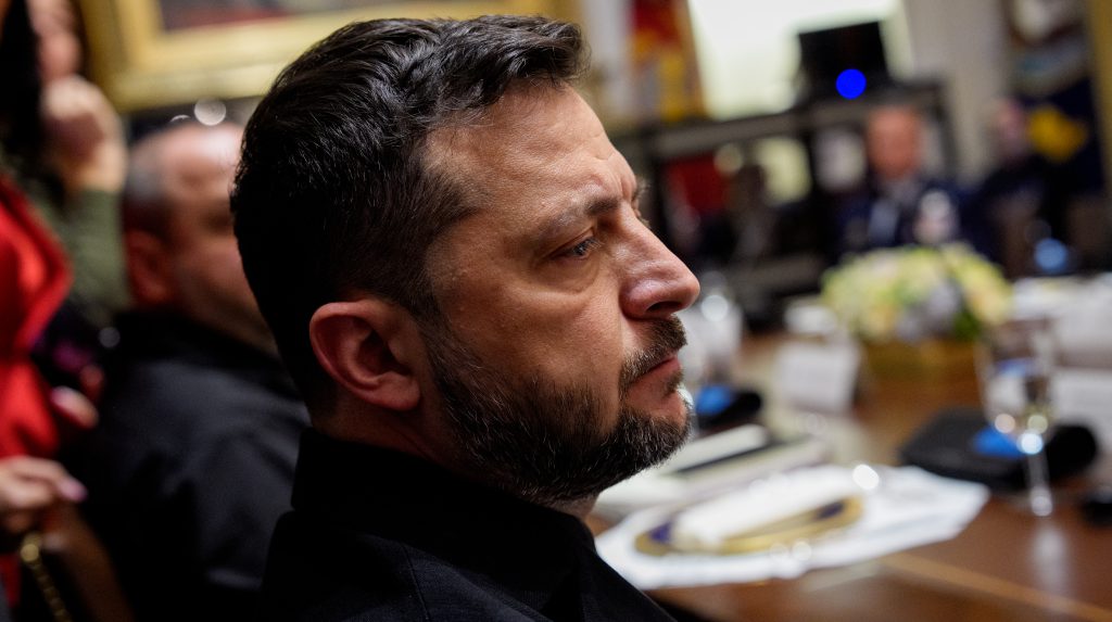 Trump Smentisce di Aver Pressato Zelenskyy a Cedere il Donbas alla Russia