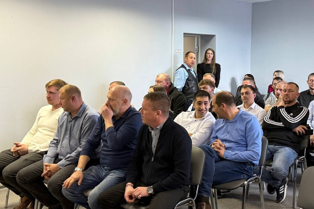 Тульских водителей скорой наградили перед профессиональным праздником