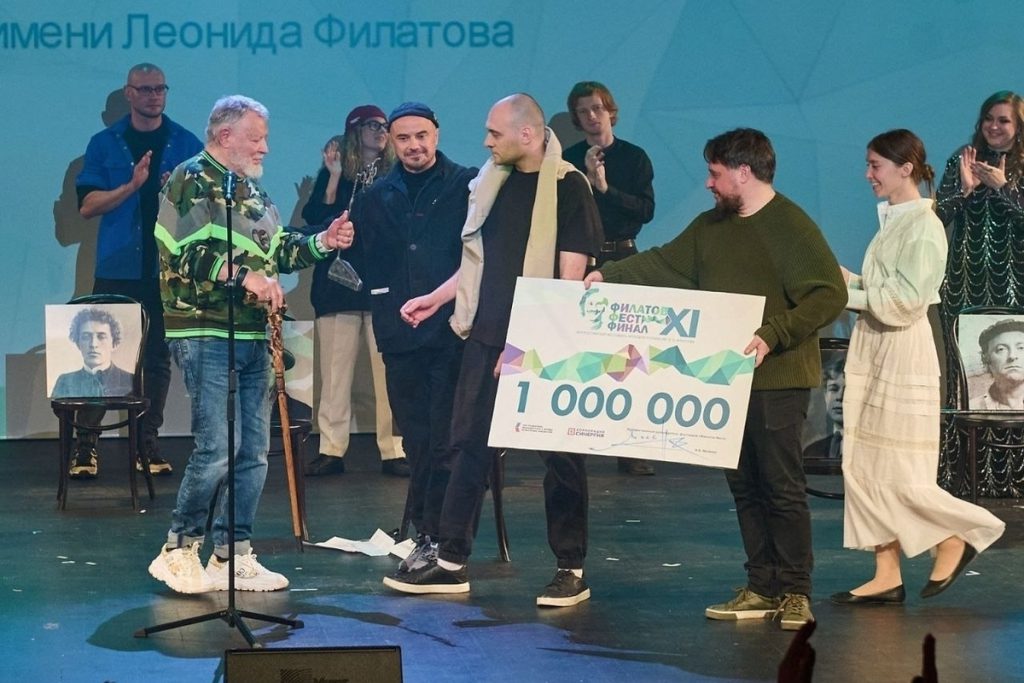 Un poeta di Petrozavodsk si aggiudica il prestigioso premio di un milione di rubli al Festival Poetico di Mosca