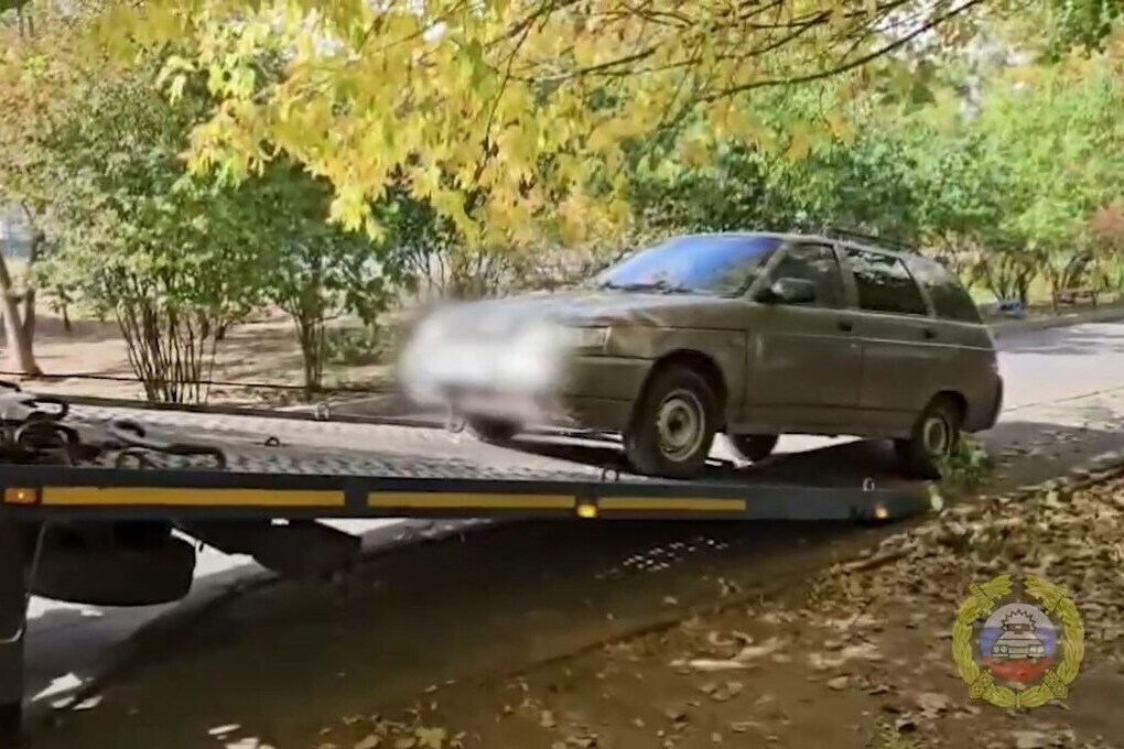 Под Волгоградом проходят рейды по выявлению стоящего на тротуаре транспорта