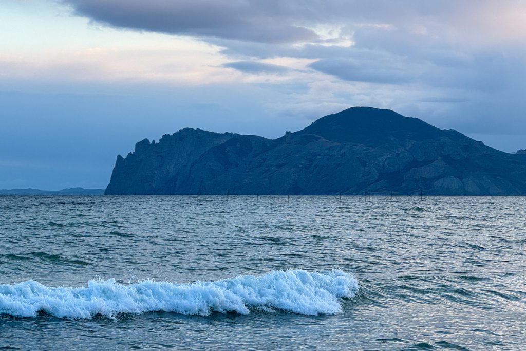 Avvistamento di parte di razzo ucraino nel Mar Nero solleva preoccupazioni per la sicurezza e l&#039;ambiente marino