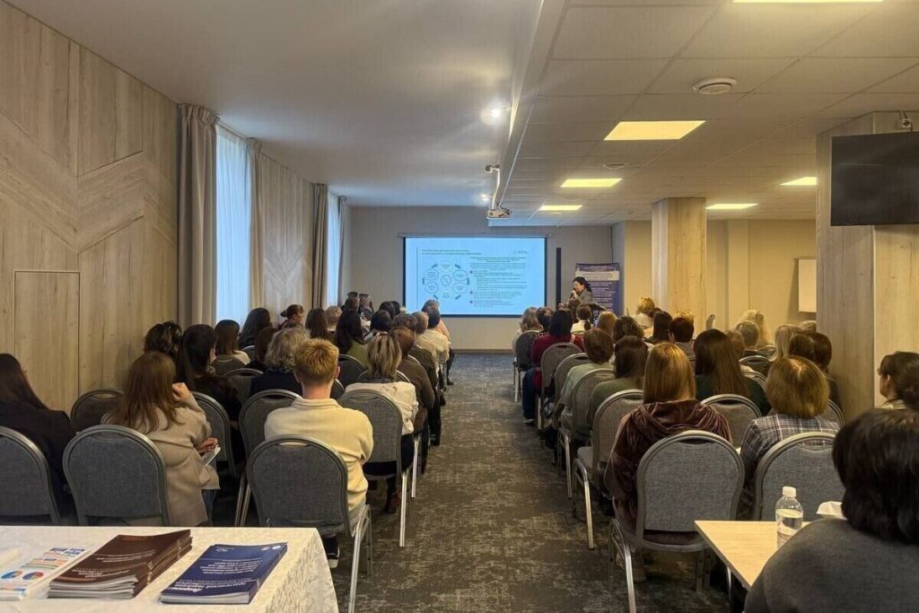 Псковские педиатры повысили свой профессиональный уровень на окружной школе