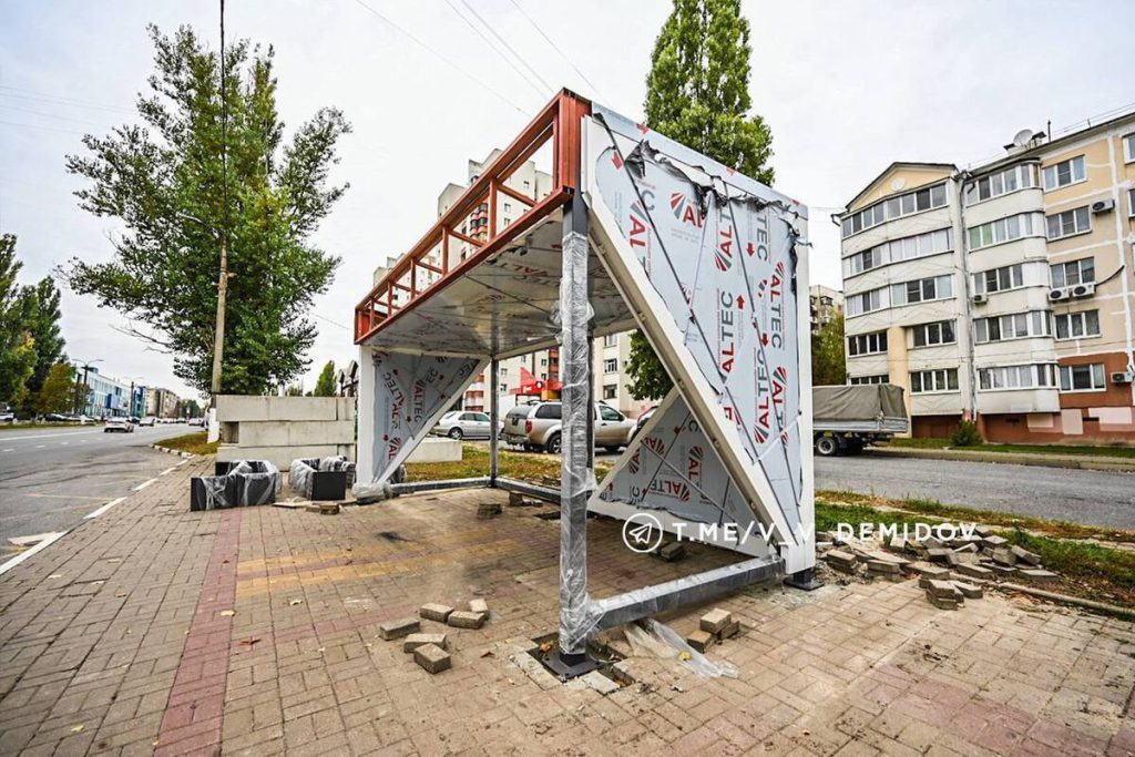 Belgorod si rinnova: 41 nuovi pannelli di fermata per migliorare i servizi di trasporto pubblico
