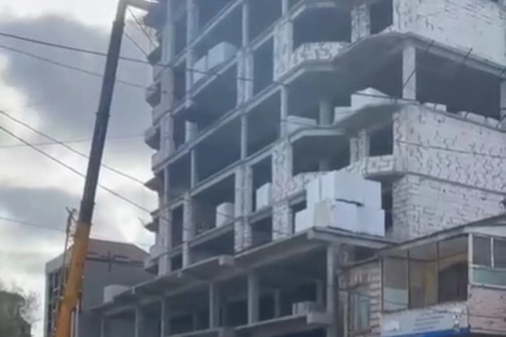 Власти Махачкалы разъяснили ситуацию со строительством многоэтажки на Даниялова