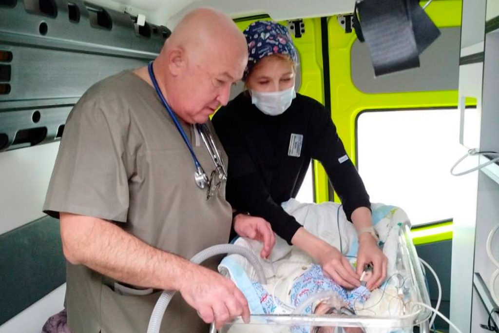 Neonato di Lipetsk diagnosticato con spina bifida: una sfida per la famiglia e un&#039;impegno per la ricerca di cure efficaci