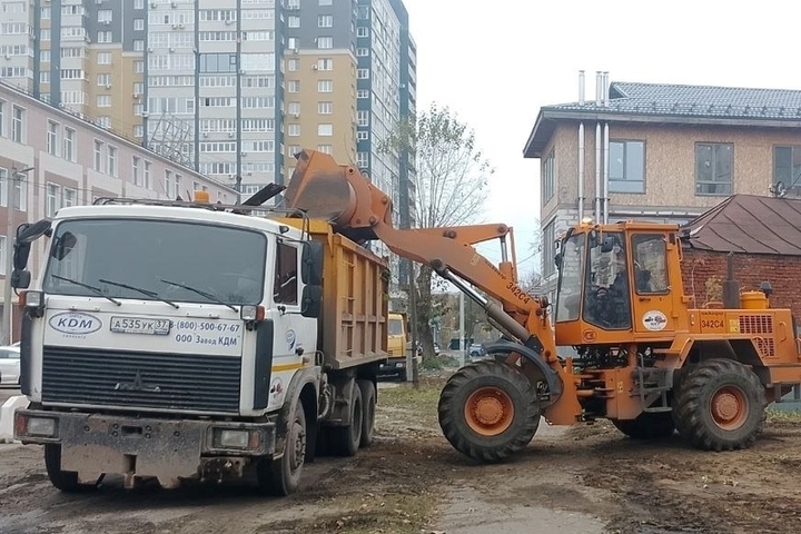 Intervento di pulizia di massa a Ivanovo: 12 unità e 68 dipendenti rimuovono centinaia di metri cubi di rifiuti per migliorare la qualità dell&#039;ambiente e della vita dei cittadini