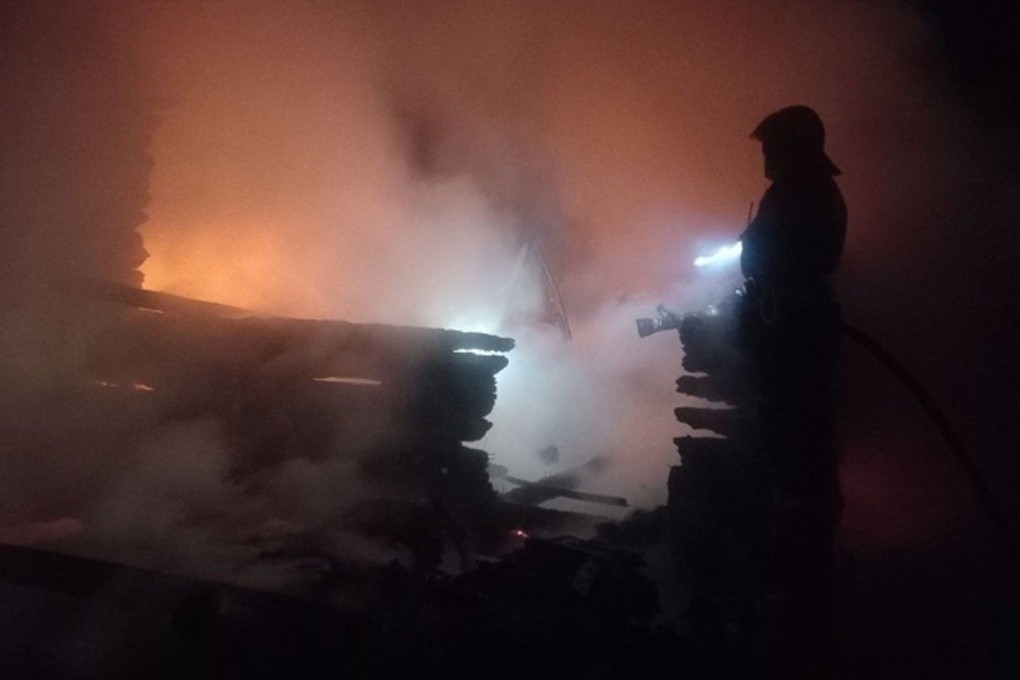 Жители Зареченска лишились имущества из-за пожара в гараже