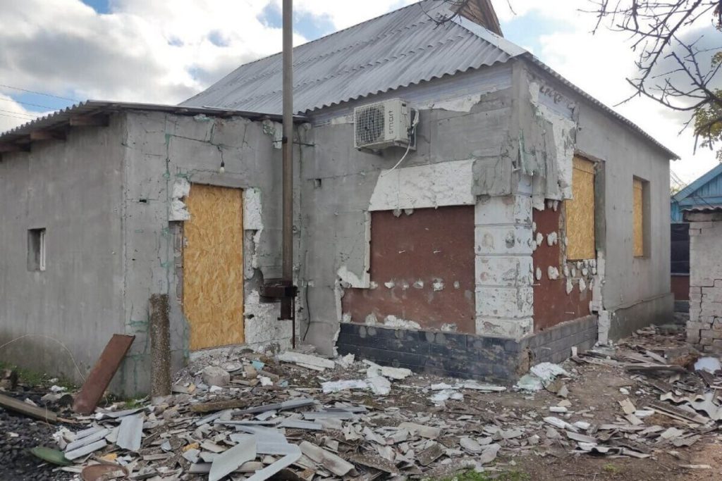 В Алешкинском округе выявили 9 поврежденных обстрелами объектов